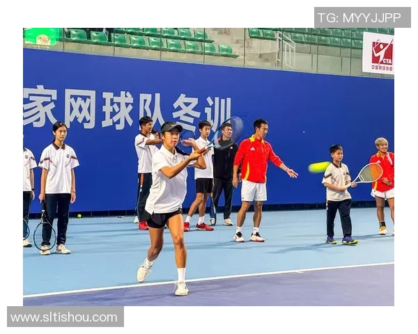 赛后分析南京网球队与广州网球队的默契配合与战术执行情况